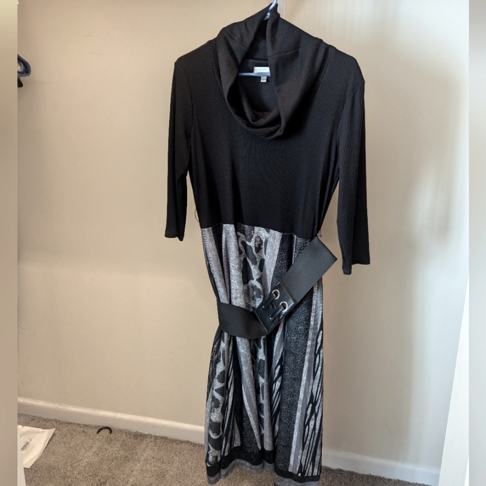 Signature by Robbie Bee L Black Grey Print Dress